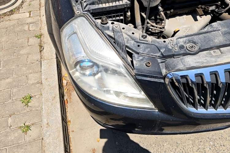 Used Buick Excelle 2013 1.5L Automatic Classic Model Right Front Headlight