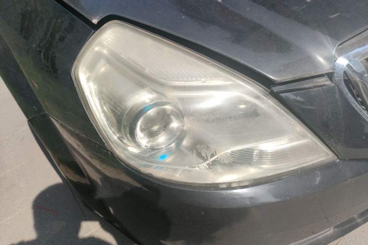 Used Buick Excelle 2013 1.5L Automatic Classic Model Right Front Headlight