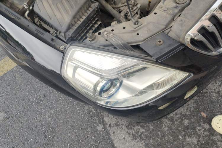 Used Buick Excelle 2013 1.5L Manual Classic Model Right Front Headlight