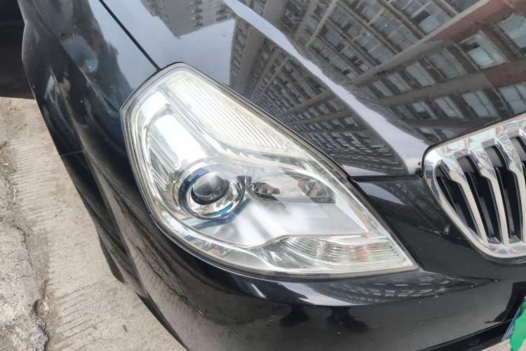 Used Buick Excelle 2013 1.5L Automatic Classic Model Right Front Headlight