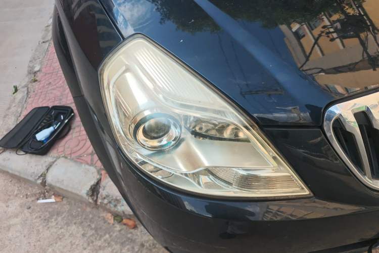 Used Buick Excelle 2013 1.5L Automatic Classic Model Right Front Headlight