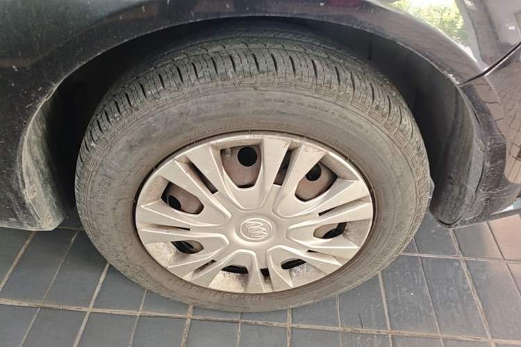 Used Buick Excelle 2013 1.5L Manual Classic Model Right Front Wheel Hub