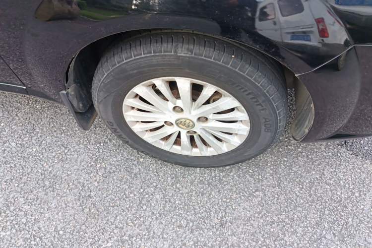 Used Buick Excelle 2013 1.5L Automatic Classic Model Right Front Wheel Hub