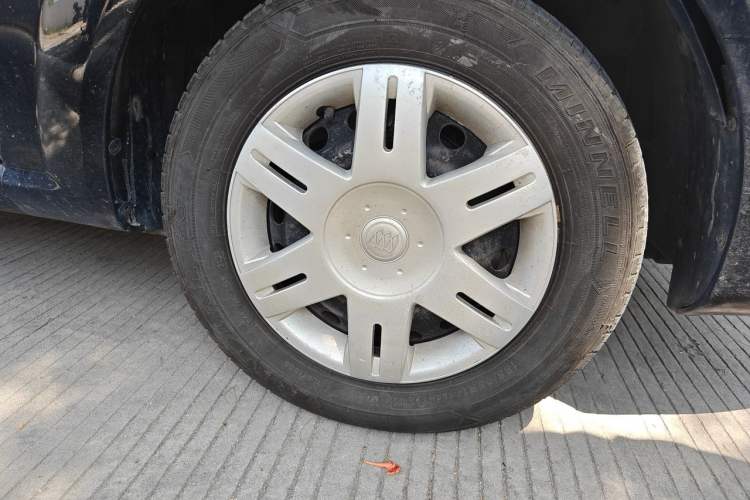 Used Buick Excelle 2013 1.5L Automatic Classic Model Right Front Wheel Hub