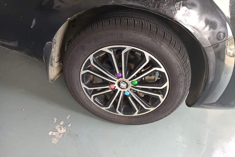 Used Buick Excelle 2013 1.5L Manual Classic Model Right Front Wheel Hub