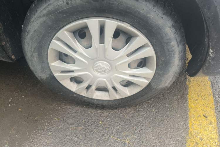 Used Buick Excelle 2013 1.5L Manual Classic Model Right Front Wheel Hub