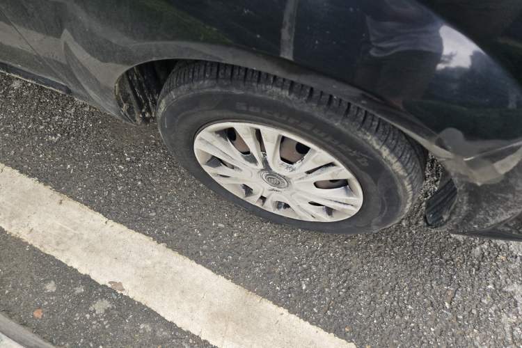 Used Buick Excelle 2013 1.5L Automatic Classic Model Right Front Wheel Hub