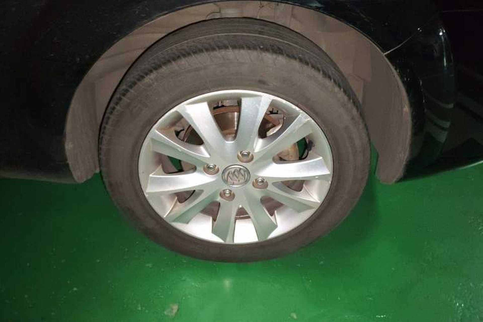 Used Buick Excelle 2013 1.5L Manual Luxury Model Right Front Wheel Hub