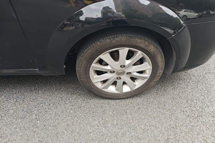 Used Buick Excelle 2013 1.5L Automatic Luxury Model Right Front Wheel Hub