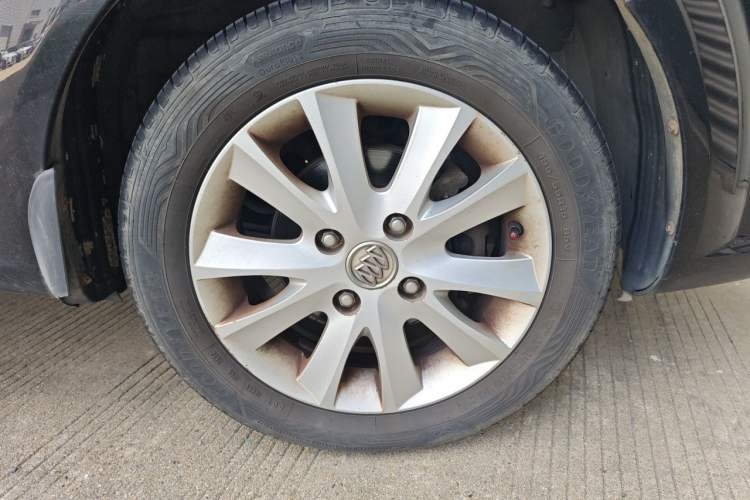 Used Buick Excelle 2013 1.5L Manual Luxury Model Right Front Wheel Hub