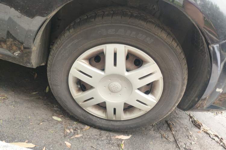 Used Buick Excelle 2013 1.5L Manual Classic Model Right Front Wheel Hub