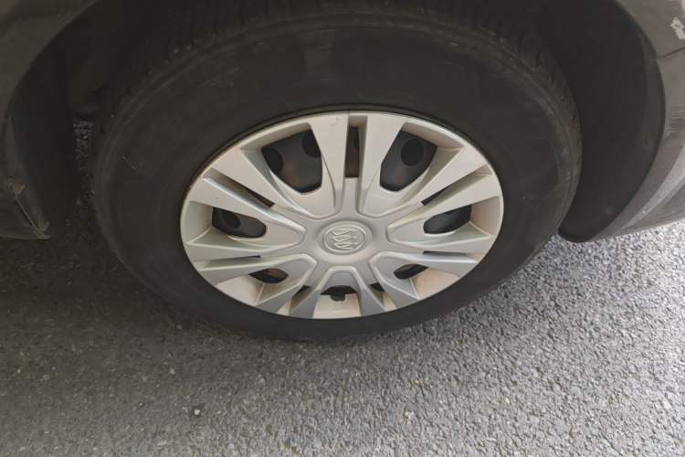 Used Buick Excelle 2013 1.5L Manual Classic Model Right Front Wheel Hub