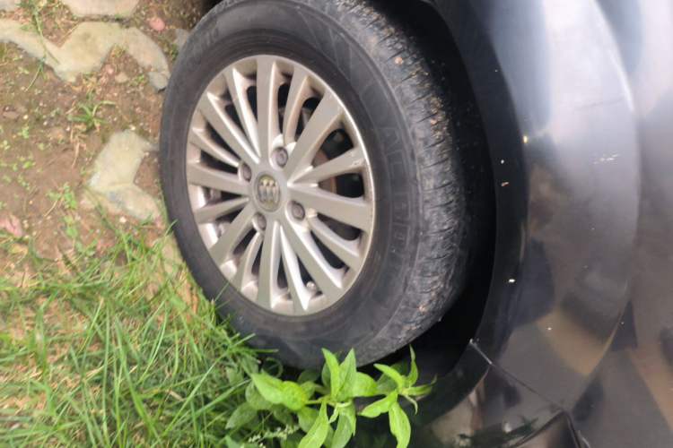 Used Buick Excelle 2013 1.5L Manual Classic Model Right Front Wheel Hub