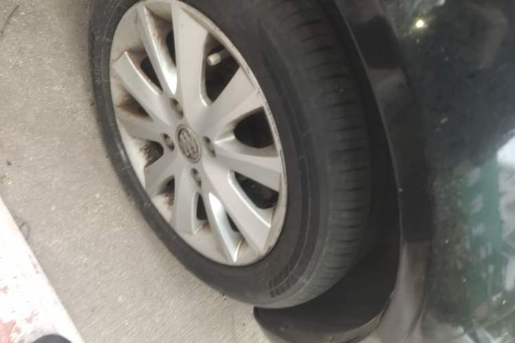 Used Buick Excelle 2013 1.5L Manual Luxury Model Right Front Wheel Hub