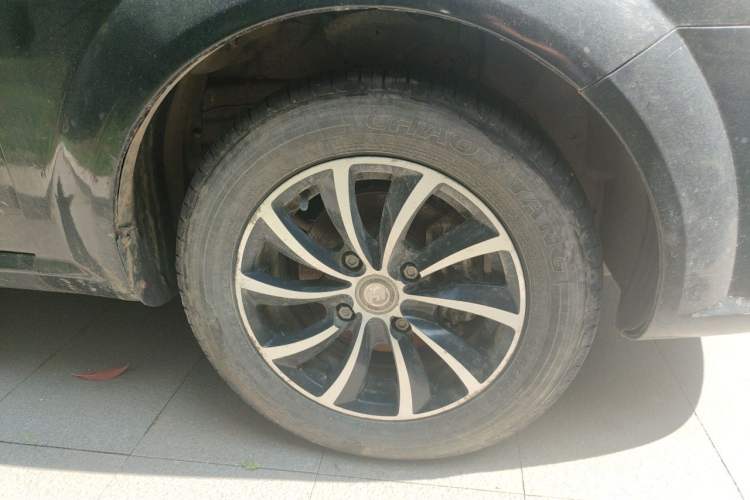 Used Buick Excelle 2013 1.5L Automatic Classic Model Right Front Wheel Hub
