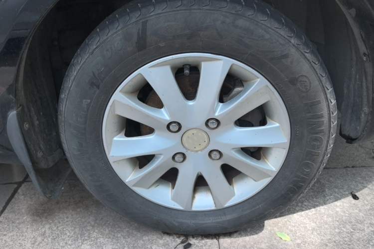 Used Buick Excelle 2013 1.5L Manual Classic Model Right Front Wheel Hub