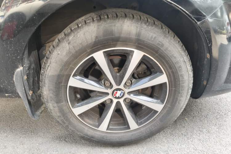 Used Buick Excelle 2013 1.5L Automatic Classic Model Right Front Wheel Hub