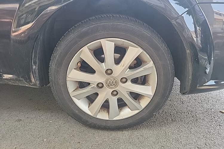 Used Buick Excelle 2013 1.5L Manual Luxury Model Right Front Wheel Hub