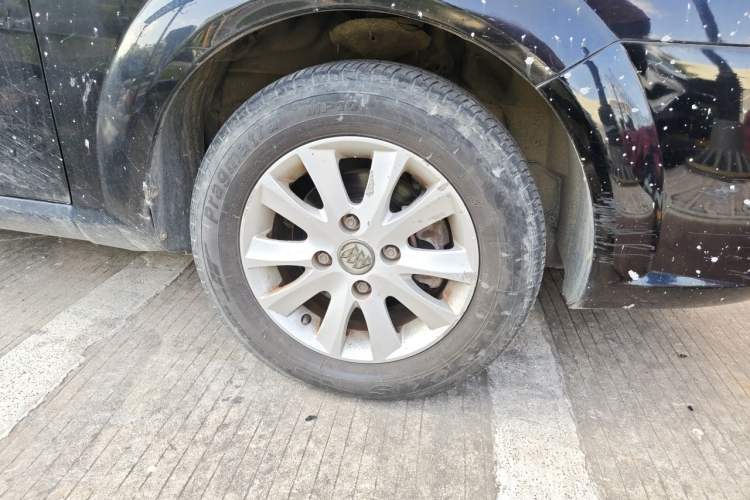 Used Buick Excelle 2013 1.5L Automatic Classic Model Right Front Wheel Hub