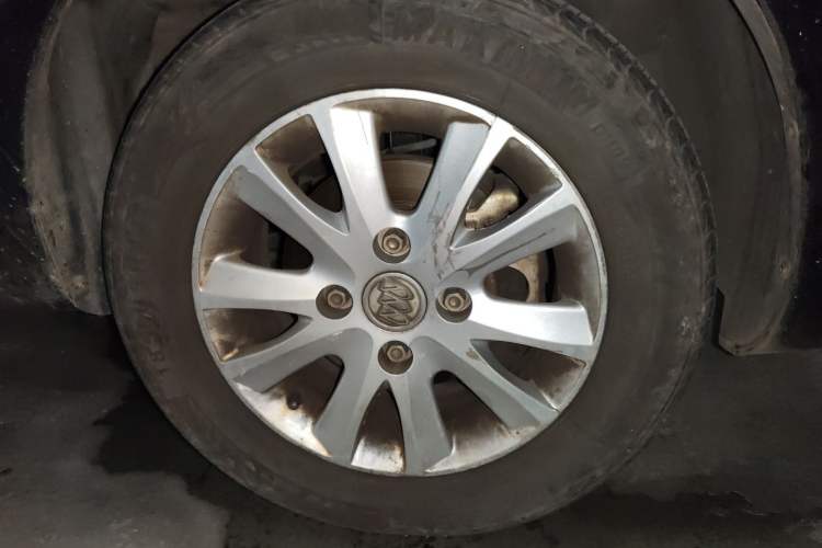 Used Buick Excelle 2013 1.5L Automatic Classic Model Right Front Wheel Hub