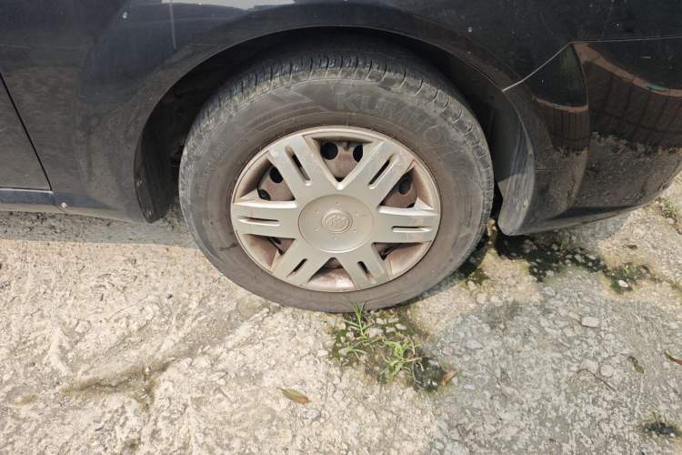 Used Buick Excelle 2013 1.5L Automatic Classic Model Right Front Wheel Hub