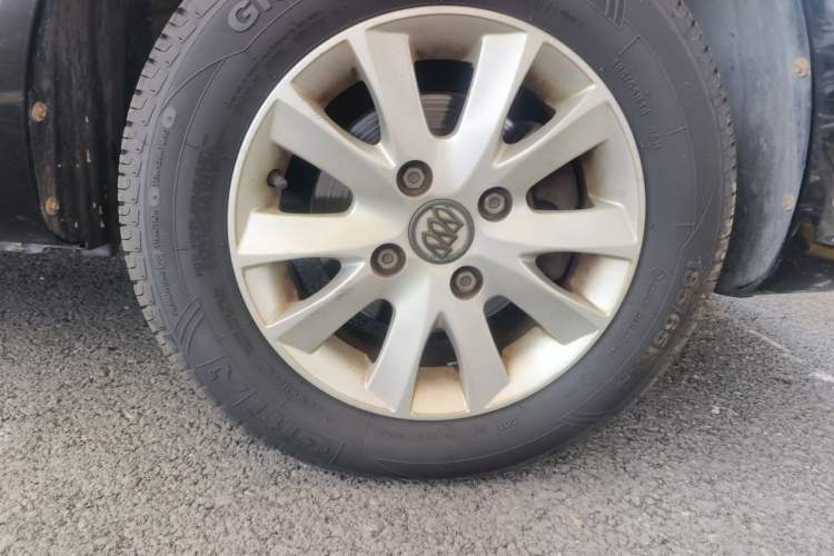 Used Buick Excelle 2013 1.5L Manual Classic Model Right Front Wheel Hub