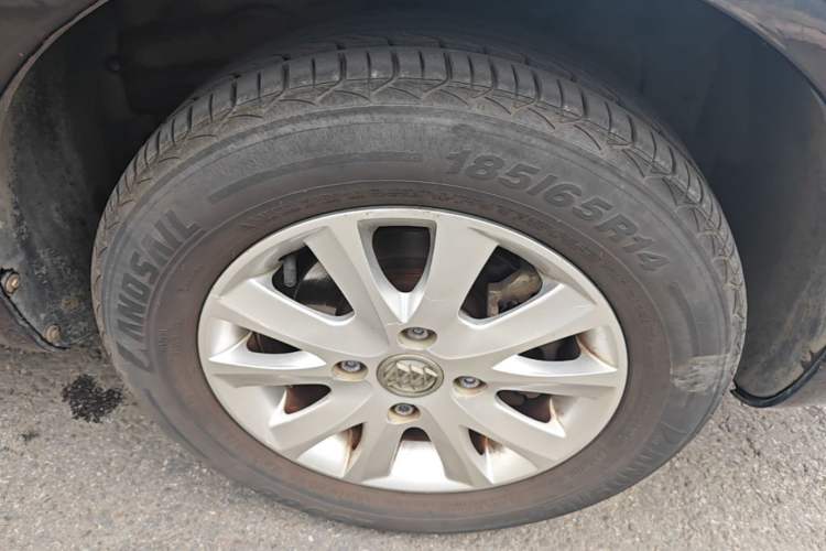 Used Buick Excelle 2013 1.5L Manual Classic Model Right Front Wheel Hub