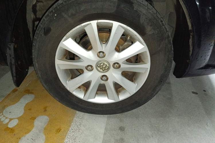 Used Buick Excelle 2013 1.5L Manual Classic Model Right Front Wheel Hub