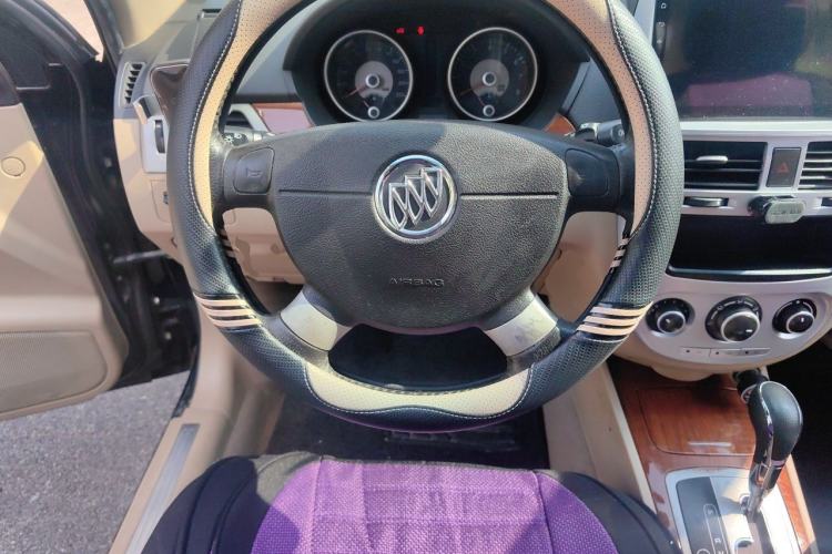Used Buick Excelle 2013 1.5L Automatic Luxury Model Steering Wheel