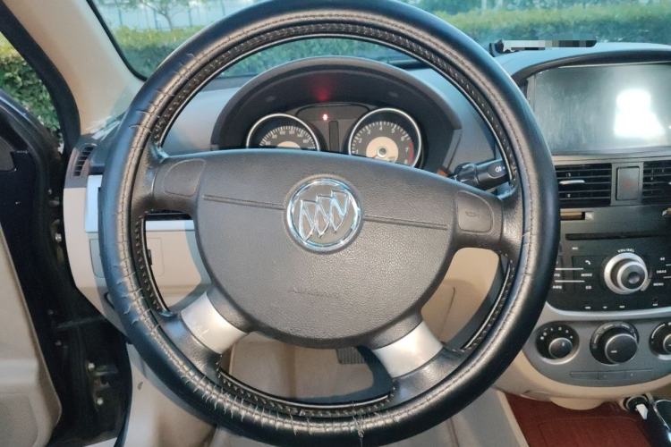 Used Buick Excelle 2013 1.5L Automatic Luxury Model Steering Wheel
