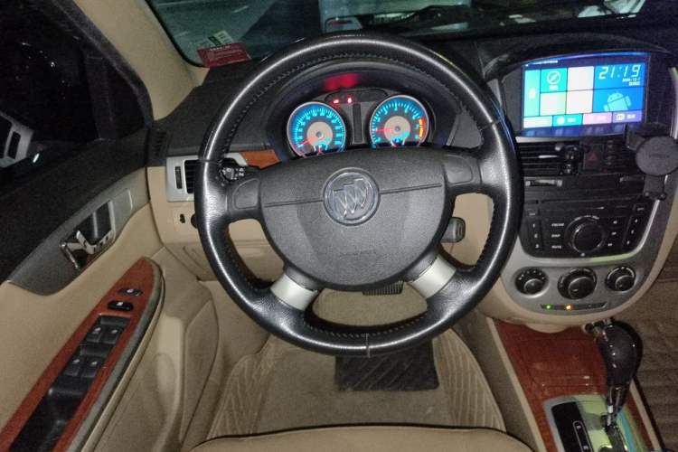 Used Buick Excelle 2013 1.5L Automatic Luxury Model Steering Wheel