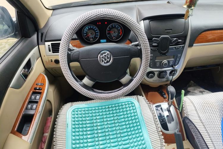 Used Buick Excelle 2013 1.5L Automatic Luxury Model Steering Wheel