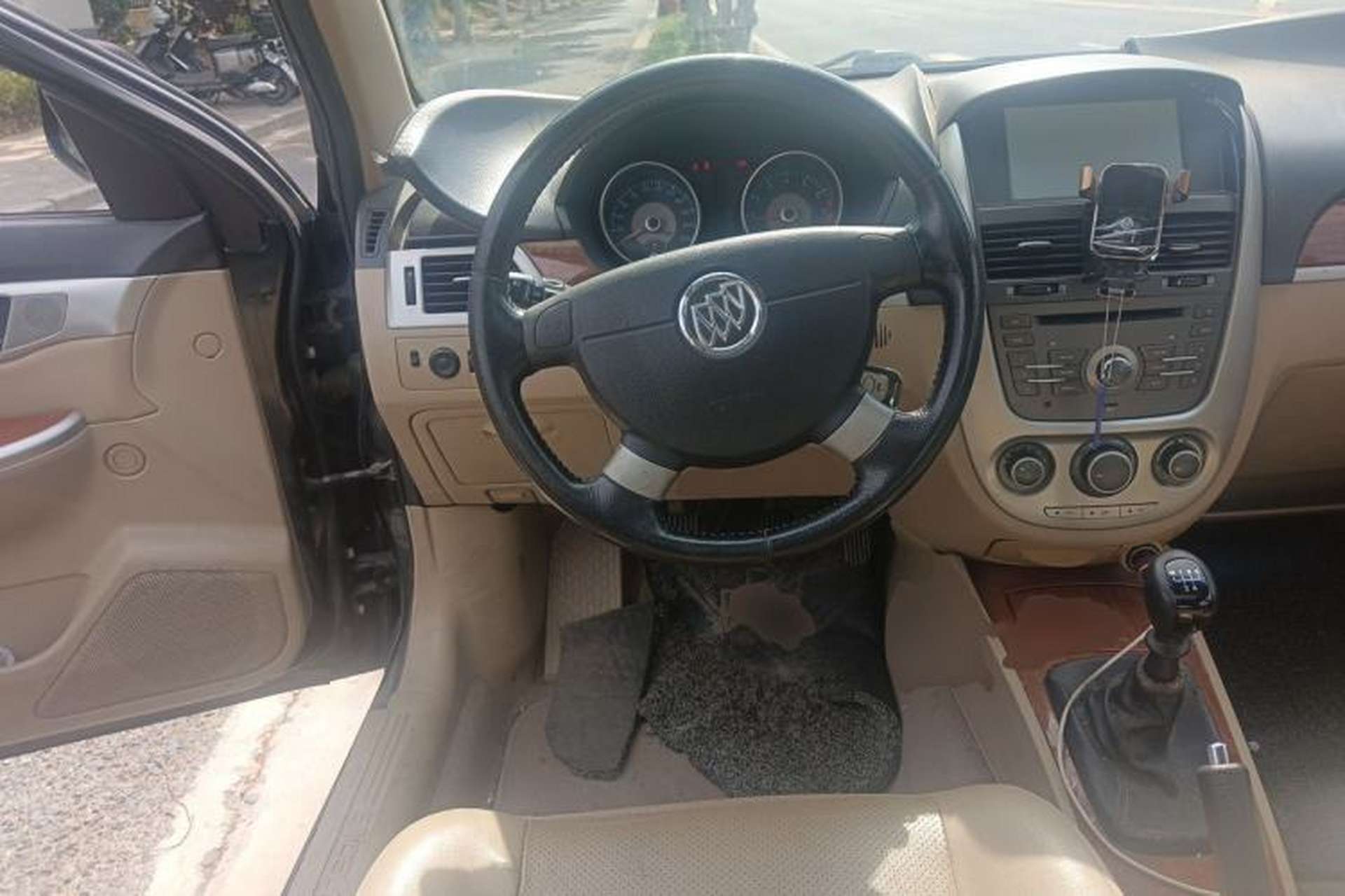 Used Buick Excelle 2013 1.5L Manual Luxury Model Steering Wheel