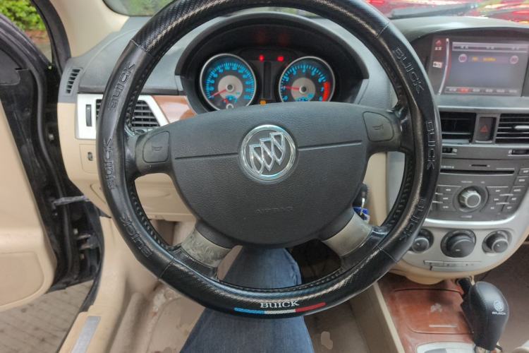 Used Buick Excelle 2013 1.5L Automatic Luxury Model Steering Wheel
