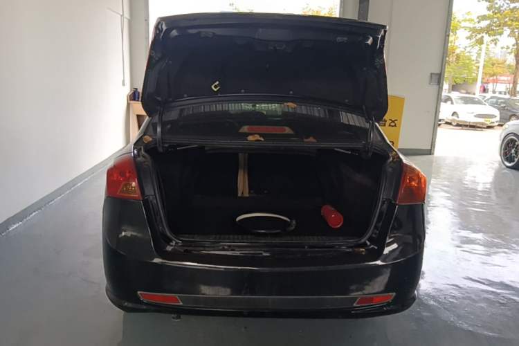 Used Buick Excelle 2013 1.5L Manual Classic Model Trunk