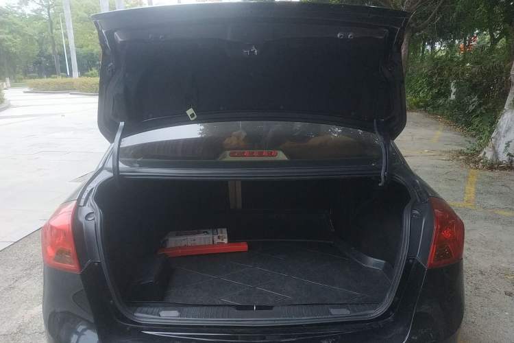 Used Buick Excelle 2013 1.5L Manual Classic Model Trunk
