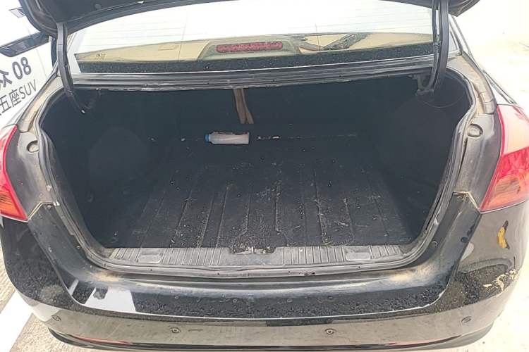 Used Buick Excelle 2013 1.5L Manual Classic Model Trunk