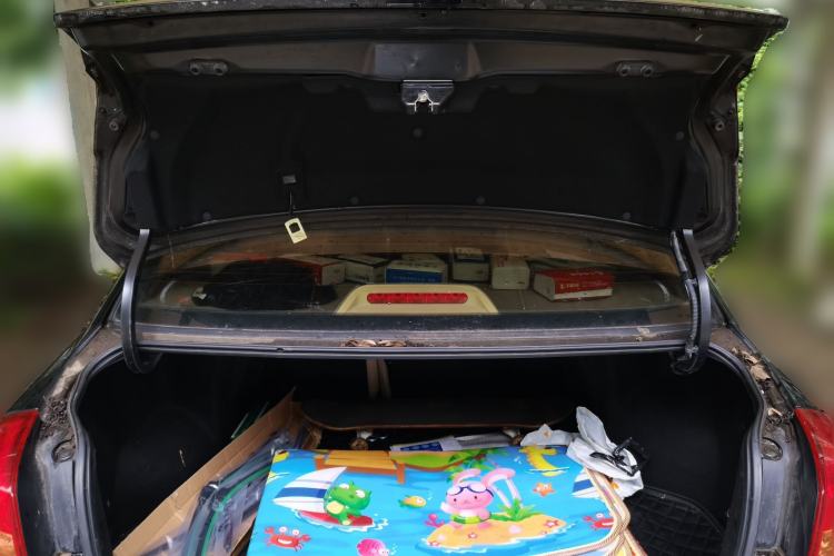 Used Buick Excelle 2013 1.5L Manual Classic Model Trunk