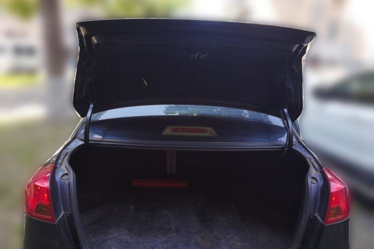 Used Buick Excelle 2013 1.5L Automatic Classic Model Trunk
