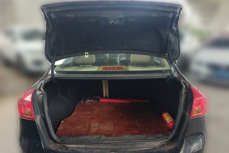 Used Buick Excelle 2013 1.5L Manual Classic Model Trunk