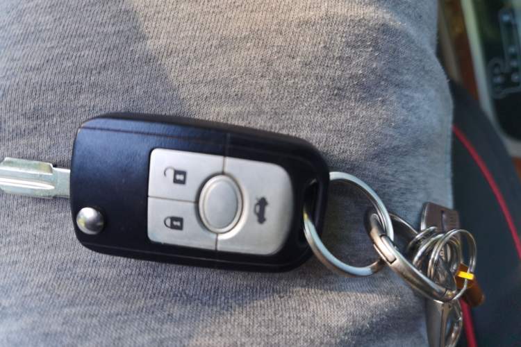 Used Buick Excelle 2013 1.5L Automatic Luxury Model Vehicle Key