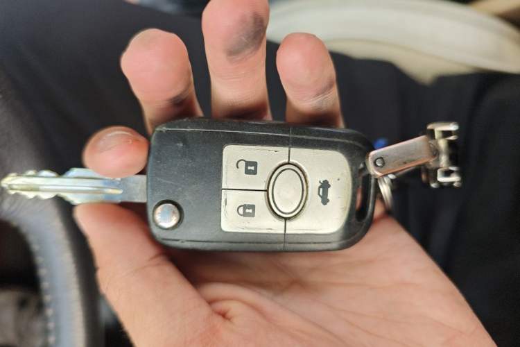 Used Buick Excelle 2013 1.5L Manual Luxury Model Vehicle Key