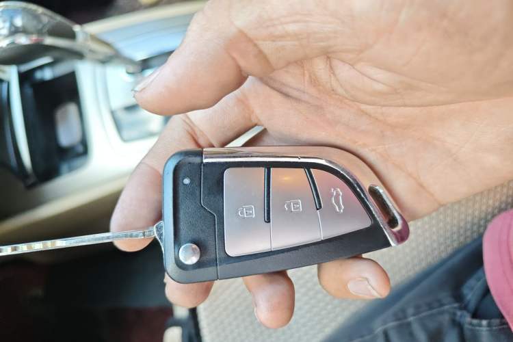 Used Buick Excelle 2013 1.5L Automatic Classic Model Vehicle Key