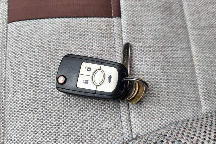 Used Buick Excelle 2013 1.5L Automatic Classic Model Vehicle Key