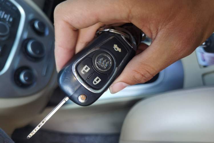 Used Buick Excelle 2013 1.5L Automatic Classic Model Vehicle Key