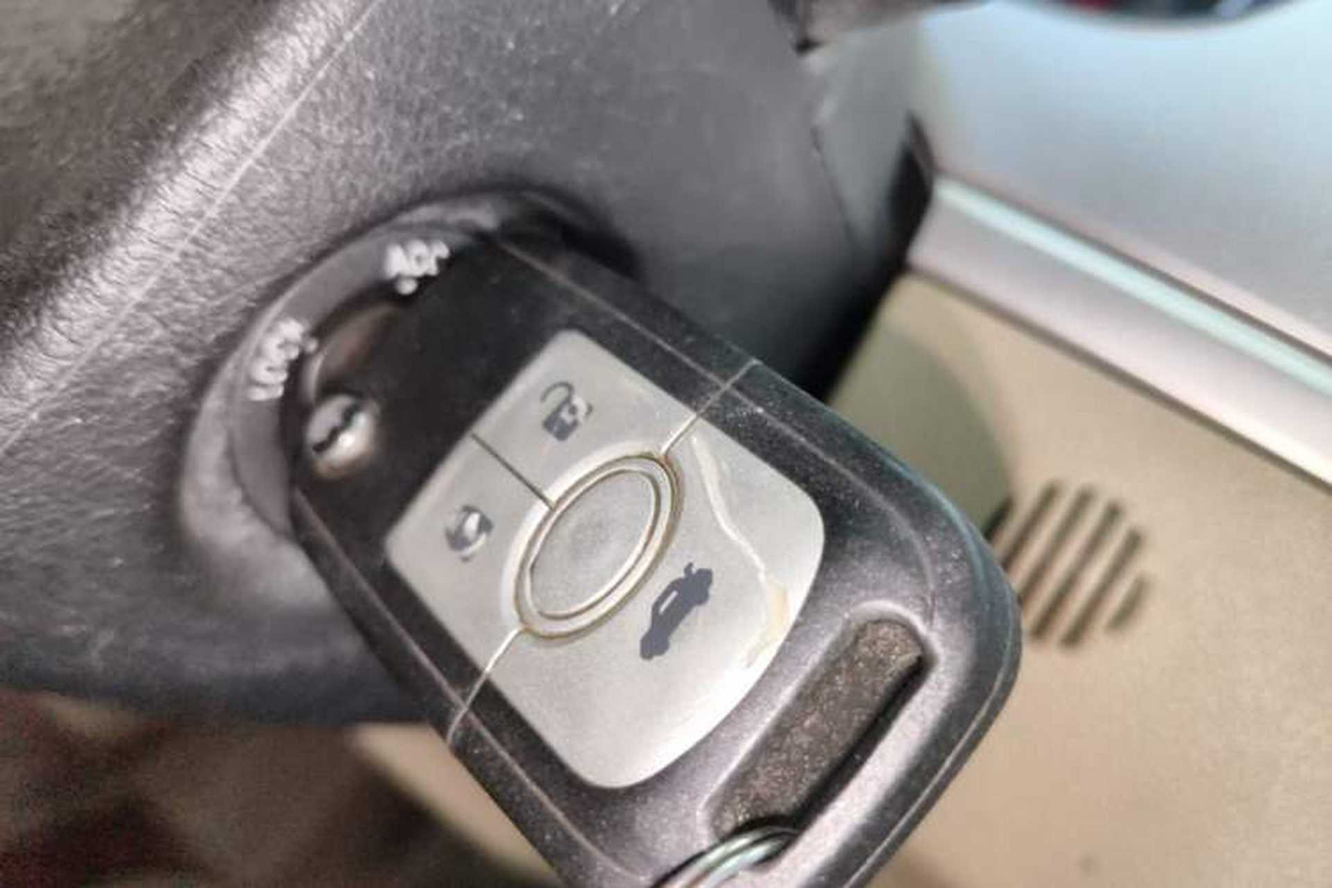 Used Buick Excelle 2013 1.5L Automatic Classic Model Vehicle Key