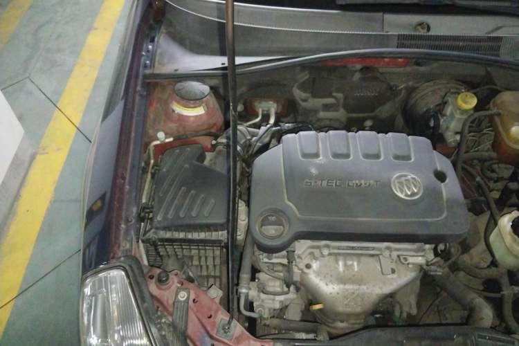Used Buick Excelle 2013 1.5L Manual Classic Model Engine Bay Right