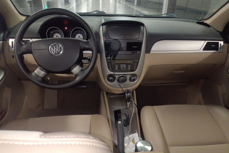 Used Buick Excelle 2013 1.5L Automatic Classic Model Center Console