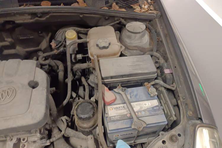 Used Buick Excelle 2013 1.5L Automatic Classic Model Engine Bay Left