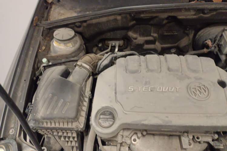 Used Buick Excelle 2013 1.5L Automatic Classic Model Engine Bay Right